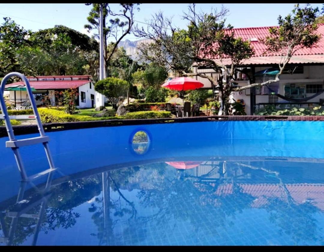 Tata Granja Autosostenible Holiday home *